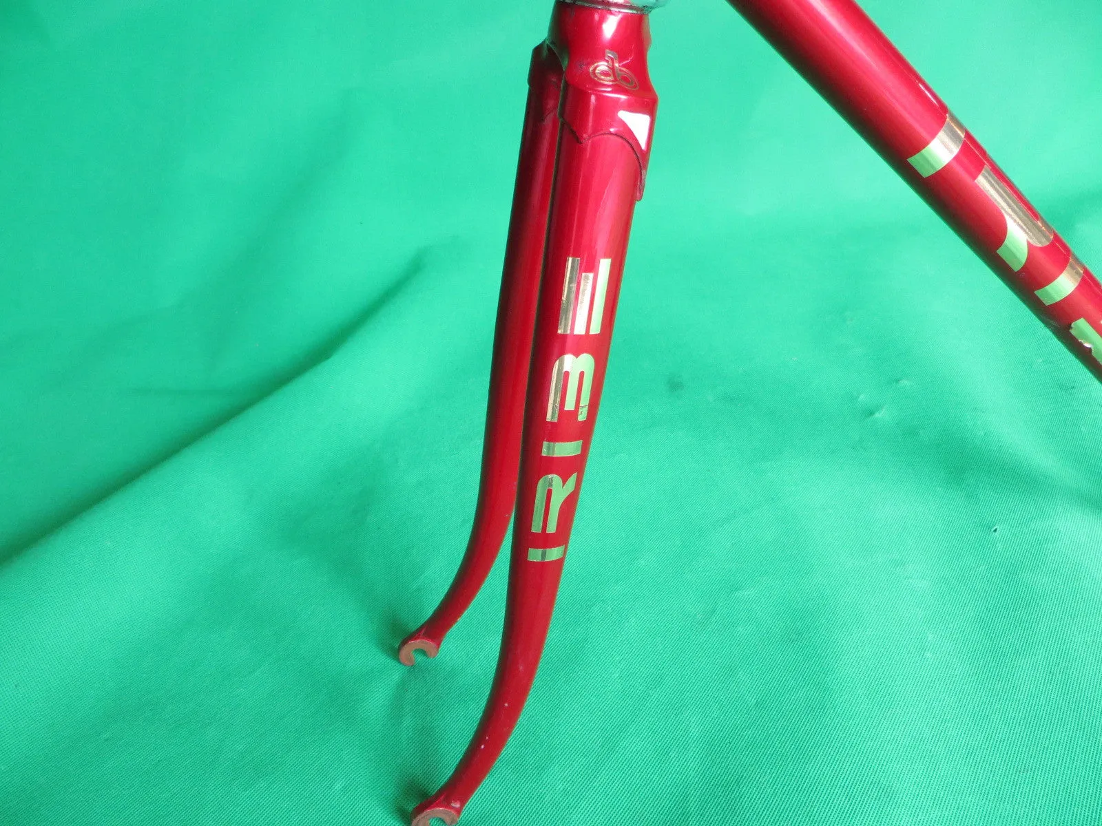 IRIBE | metallic red | 54.5cm