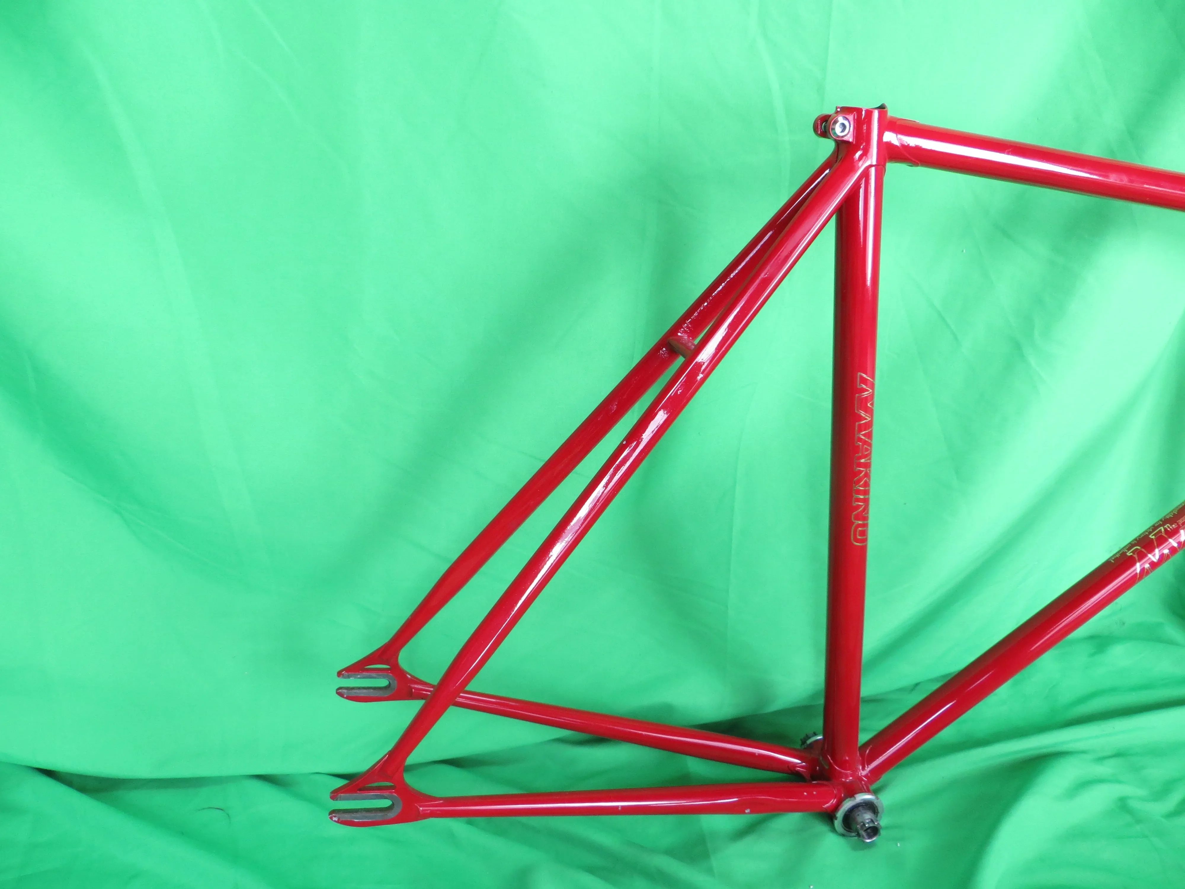 Makino  // Red Metallic // 54cm