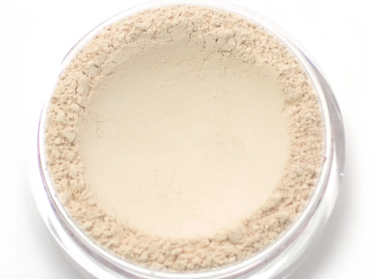 "Bon Bon" - Delicate Mineral Powder Foundation