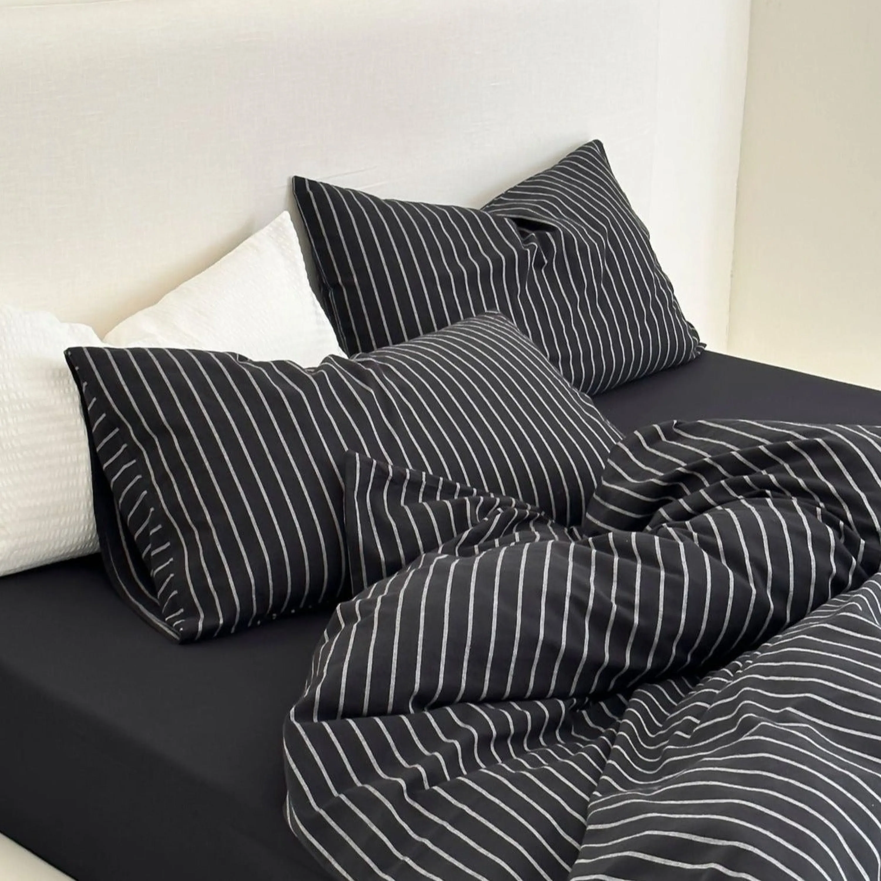 Refreshing Stripe Pillowcases / Black Thin